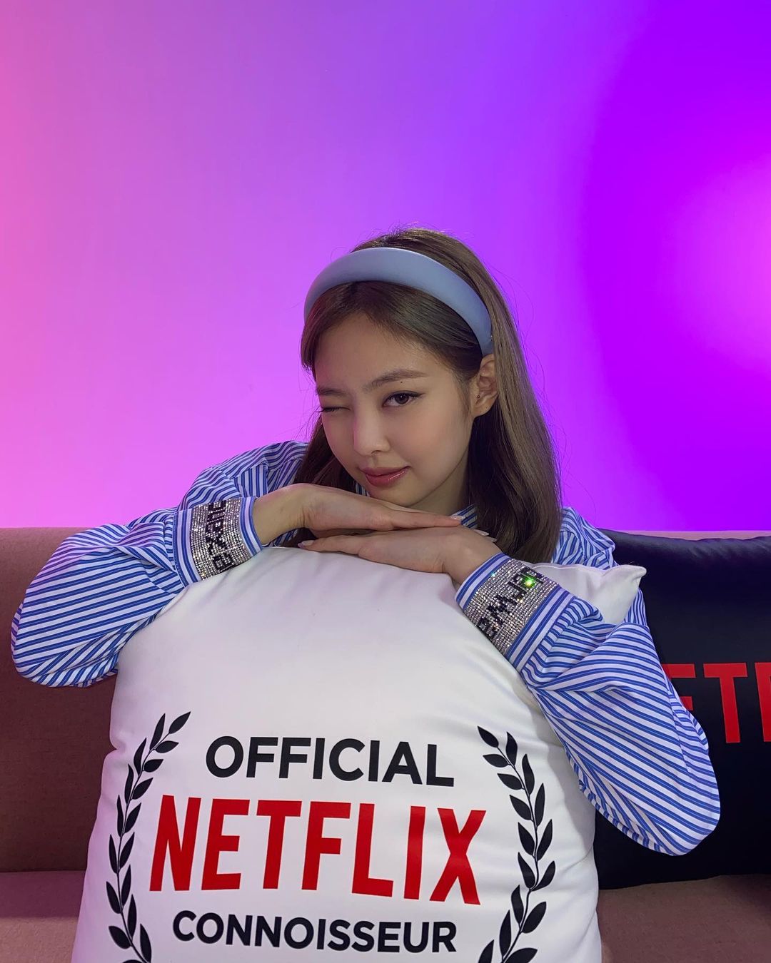 Have you guys watched our @netflix documentary LIGHT UP THE SKY ? @blackpinkoffi…