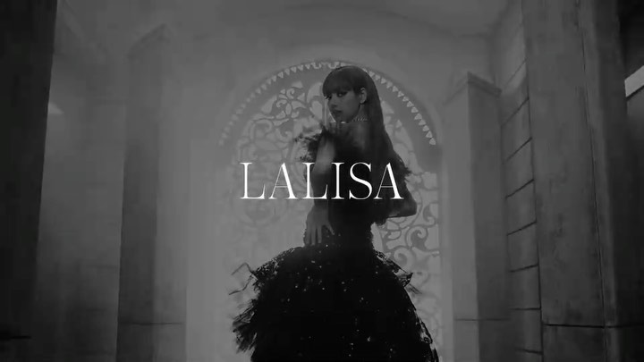 SAY LALISA LOVE ME ,LALISA LOVE ME…