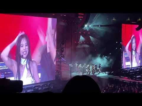 SOLO - Jennie BLACKPINK @ MetLife