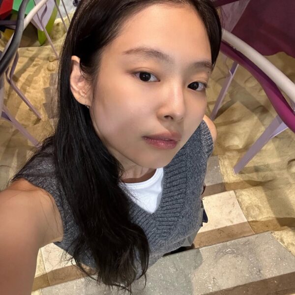 230819 Jennie IG Updates