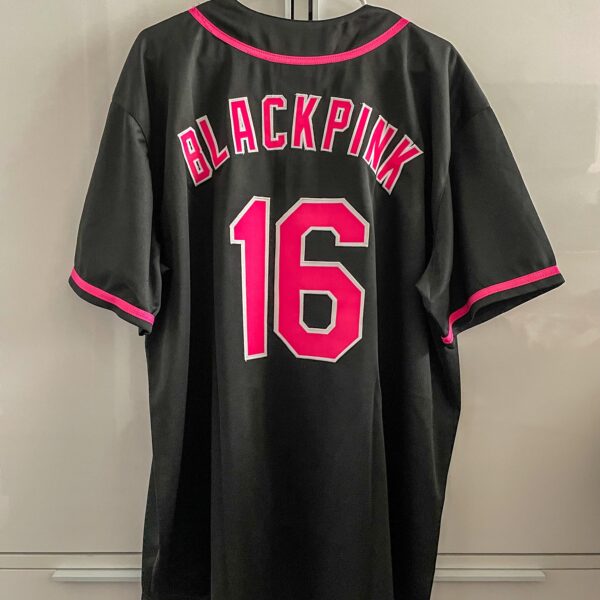 230820 BLACKPINK baseball jersey for LA encore has arrived!