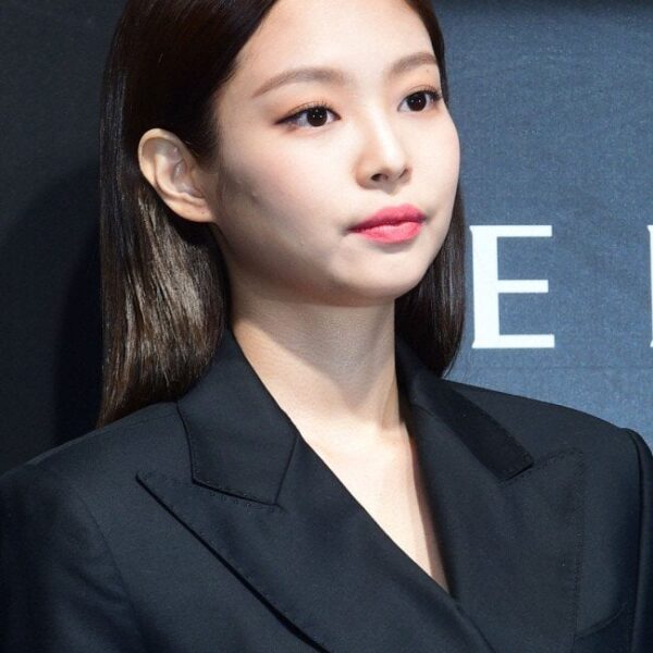 231005 NAVER News: Jennie will join tvN's new Korean Variety Show 'Apartment 404' (tentative title)
