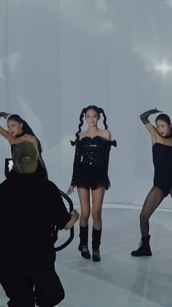 231014 JENNIE - ’You & Me‘ Behind The Scenes B-Rolls (Black Ver.)