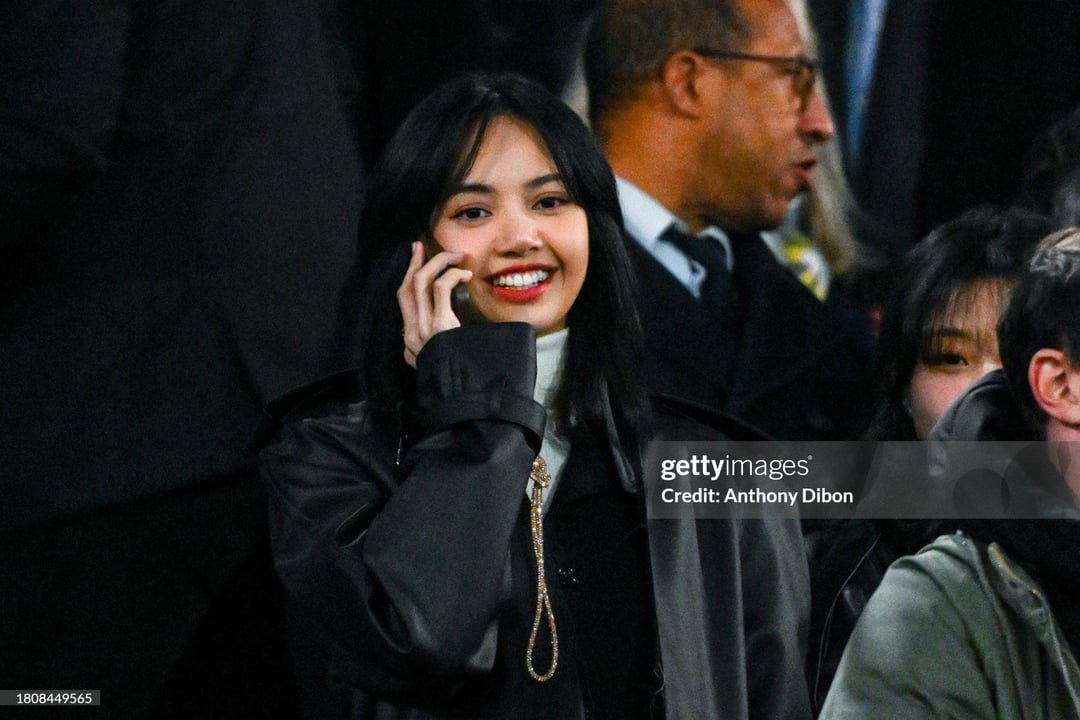 231128 231128 Lisa @ UEFA Champions League match