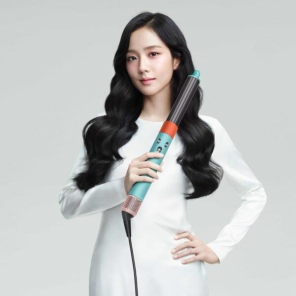 231204 Jisoo announced as the Official Brand Ambassador for Dyson Hair Care