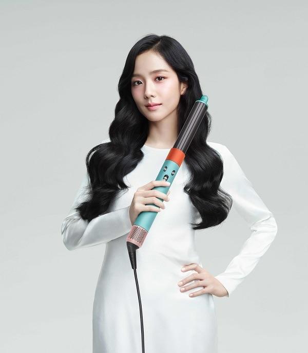 231204 Jisoo announced as the Official Brand Ambassador for Dyson Hair Care