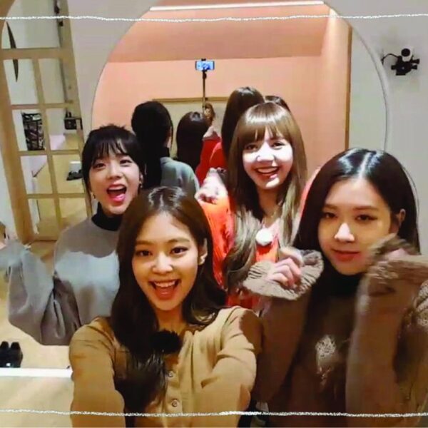 240106 Are we sponsored by Samsung? Blackpink house aired 6 years ago today. What’s your favorite iconic moment? 🖤💗🏠