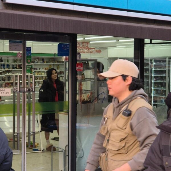 240308 Jisoo filming on the set of ‘Influenza’