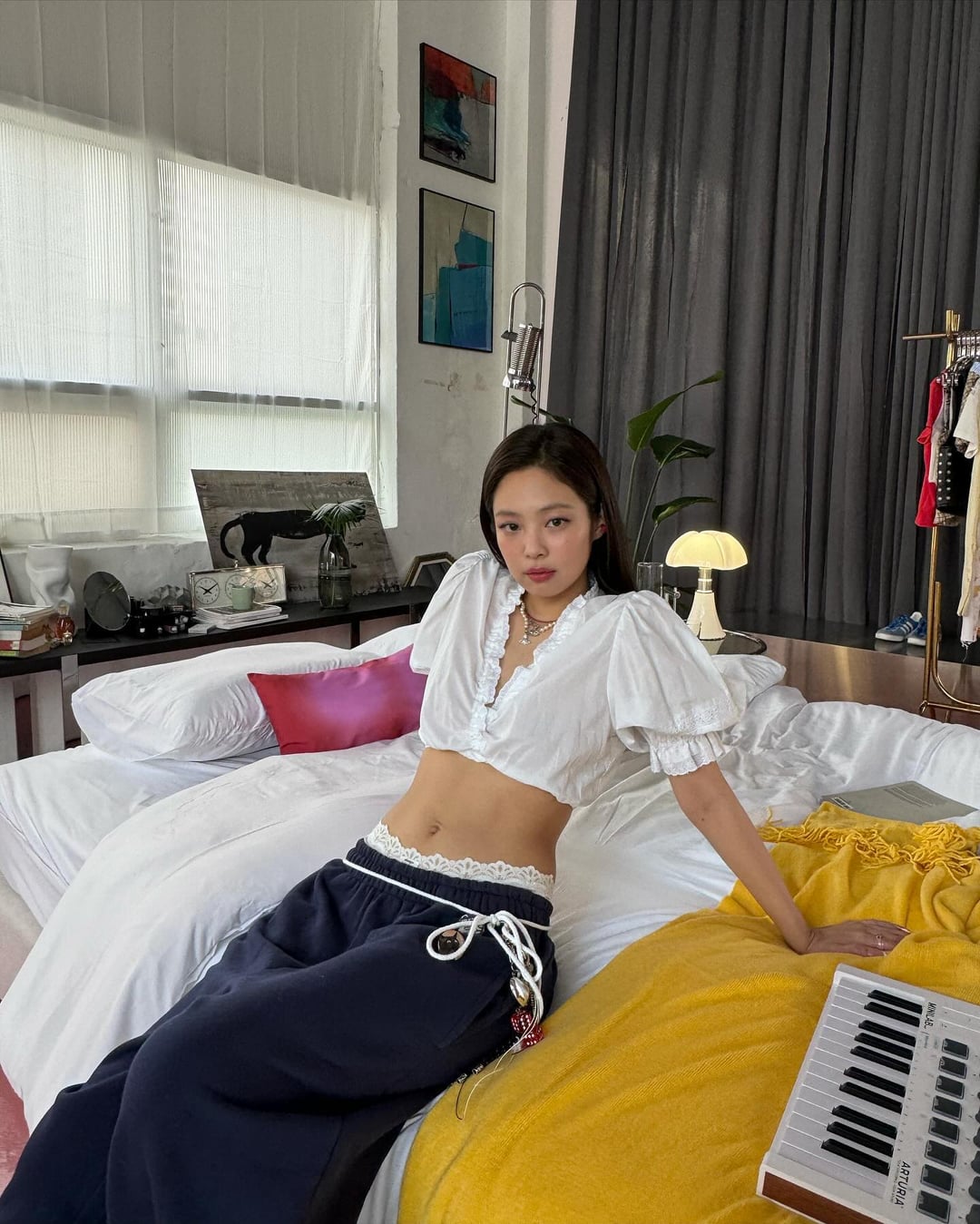 Jennie behind the scenes of SPOT!