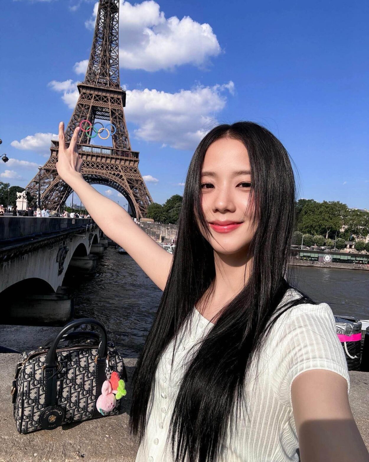 240627 Jisoo Bubble Profile Photo Update