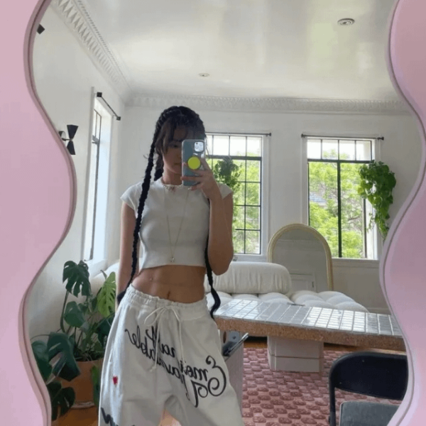 Jennie mirror pics ! Queen of hotness!