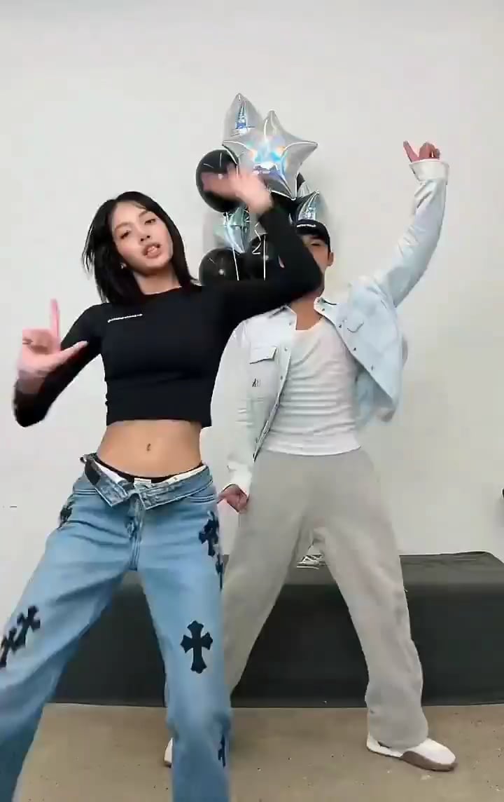 Lisa x Mingyu