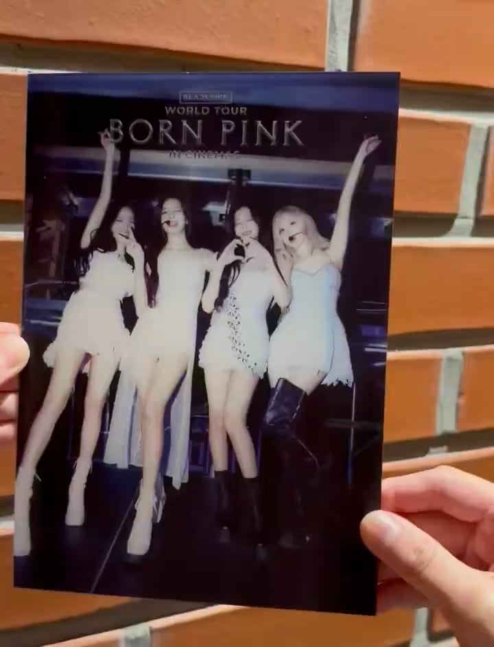 240805 BLACKPINK World Tour [BORN PINK] in Cinemas | Limited Edition Lenticular A5 Postcard