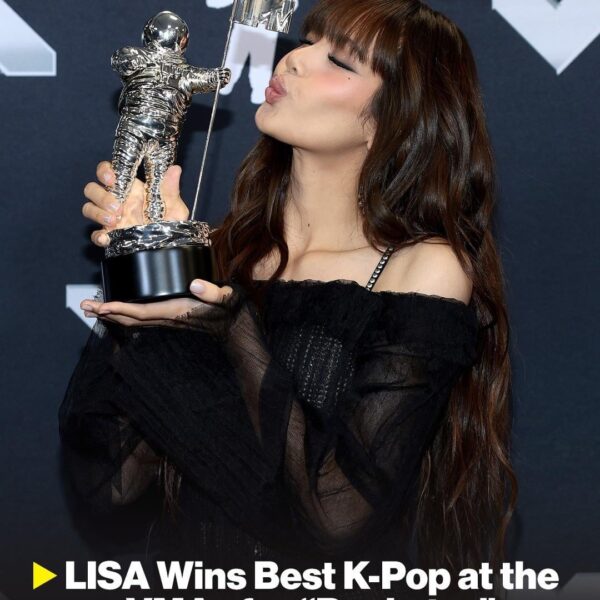 240911 LISA - ‘ROCKSTAR’ wins ‘Best K-Pop’ at the 2024 MTV Video Music Awards