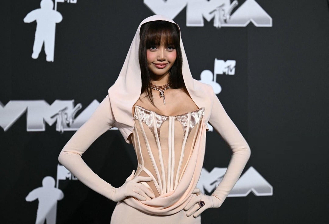 240911 Lisa @ 2024 MTV Video Music Awards Red Carpet