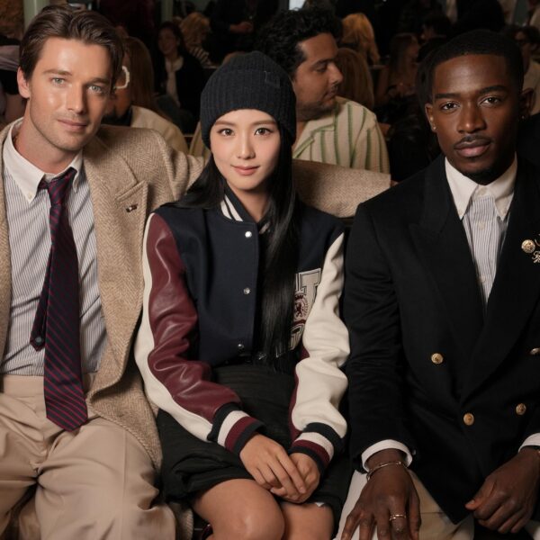 240910 Jisoo, Patrick Schwarzenegger & Damson Idris @ Tommy Hilfiger SS25 'A New York Moment' fashion show