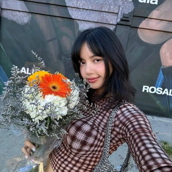 Lisa with flowers