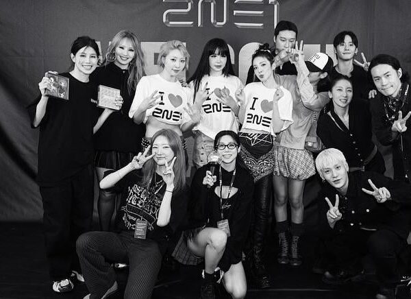 241009 CL IG Update w/ Jennie, 2NE1 and YG family