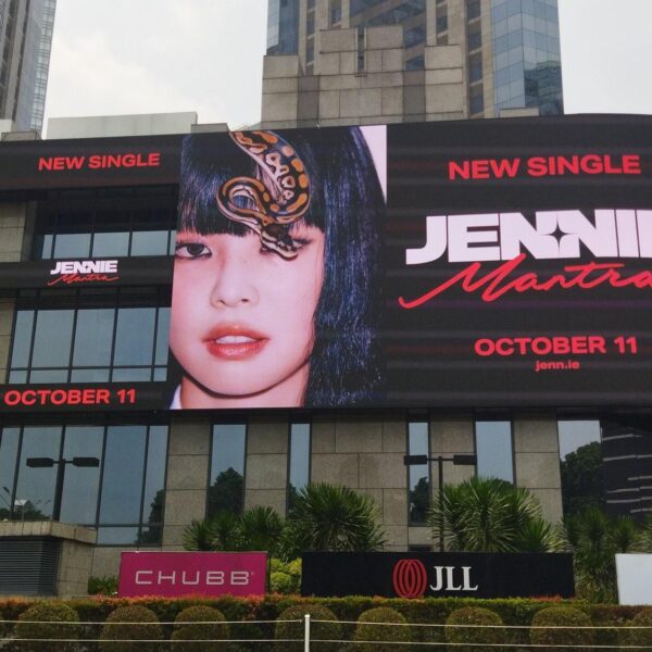 241005 Jennie Mantra Billboard (Jakarta, Indonesia)