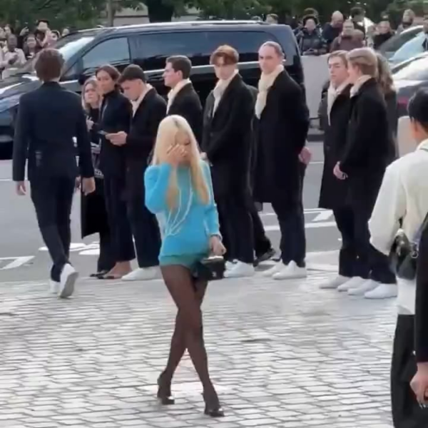 241001 Jennie arrives @ CHANEL Paris Fashion Week