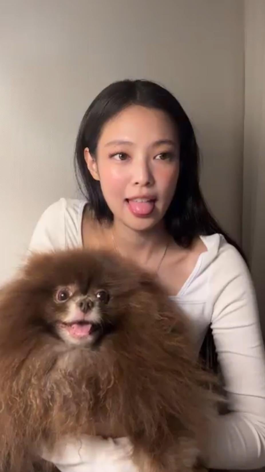 241011 Jennie Weverse Live