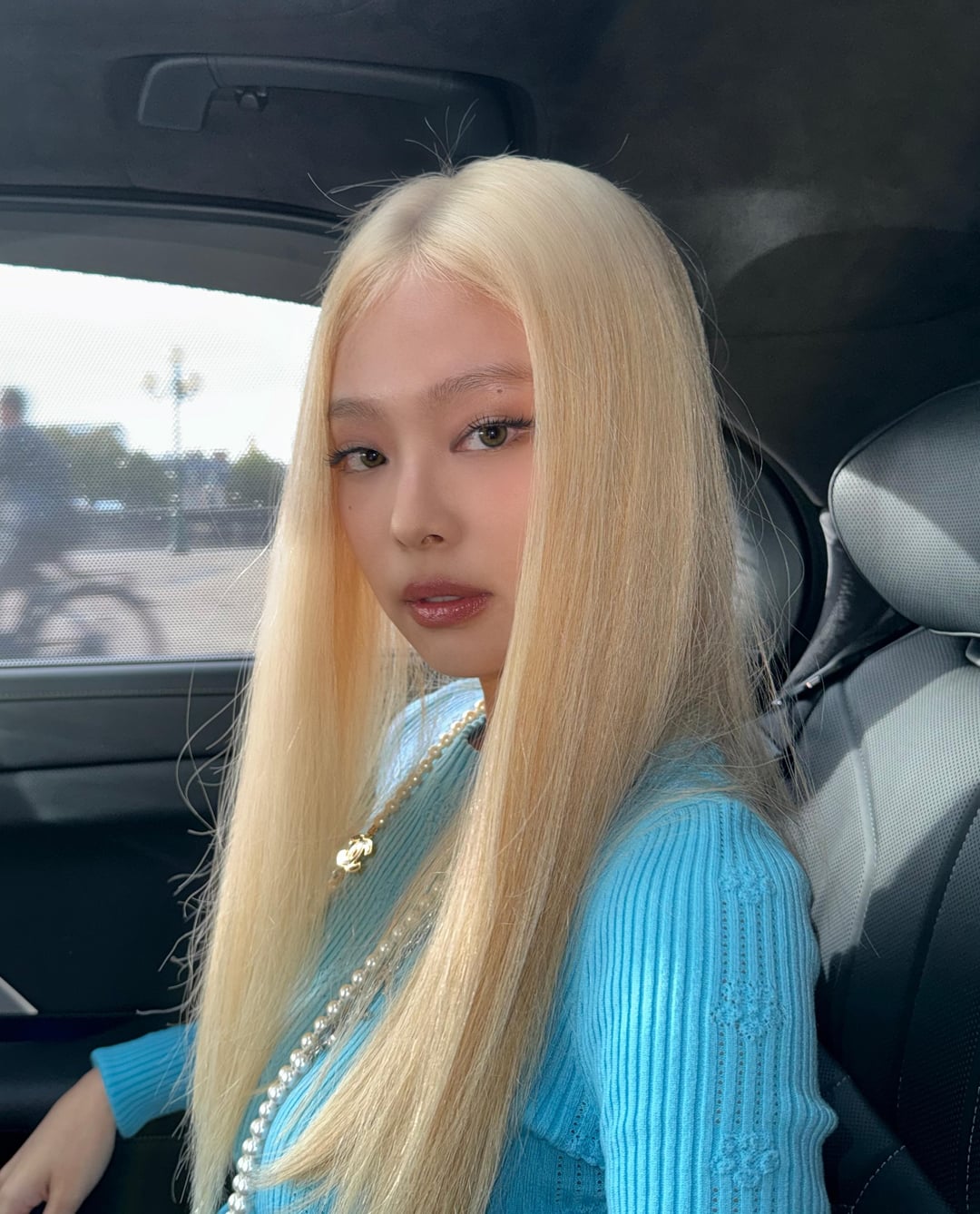 241003 Jennie Weverse Update